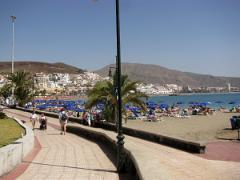 Marche le long de la plage
