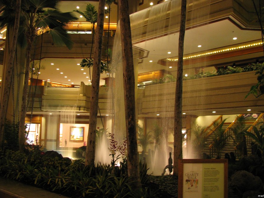 Rue du bord de mer - l'avenue Kalakaua